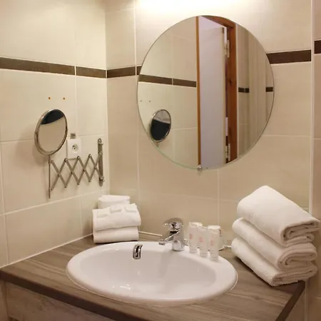 Hotel L'Escale Blanche 3*